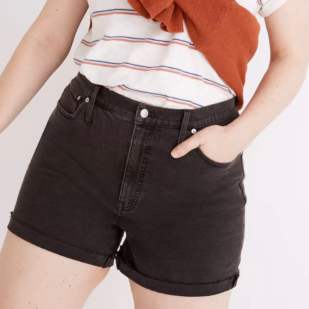 Madewell High-Rise Denim Shorts in Lunar Wash - gently worn - size 30